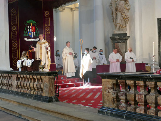 Diakonenweihe im Fuldaer Dom (Foto: Karl-Franz Thiede)